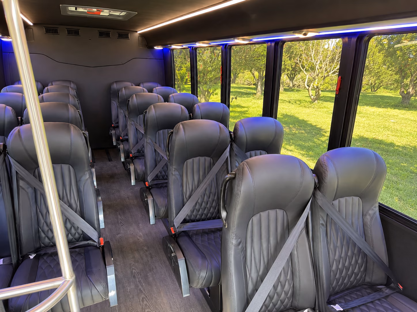 pueblo 15 passenger minibus interior